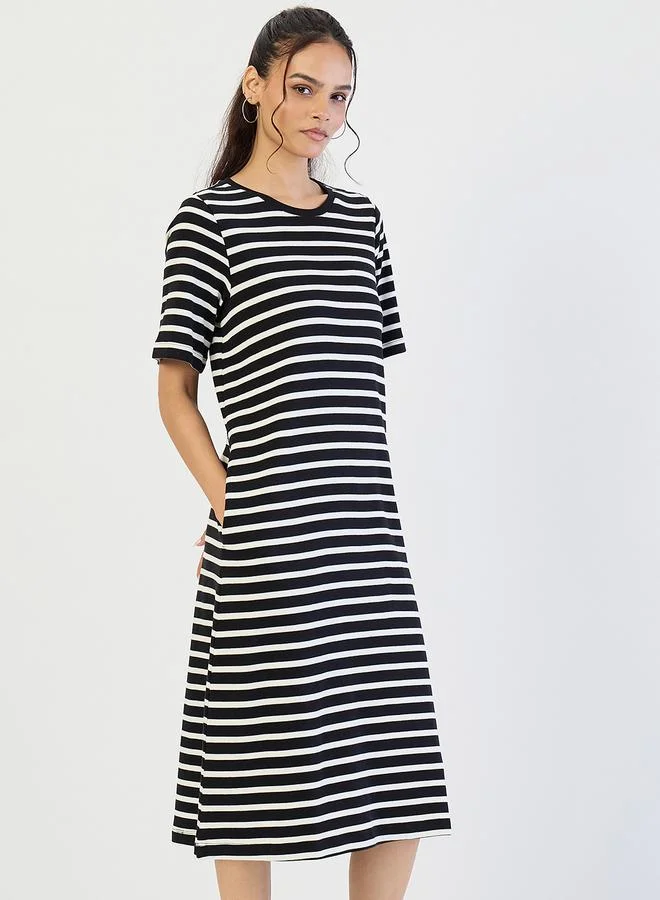 فيميلا فستان ميدي محبوك مخطط