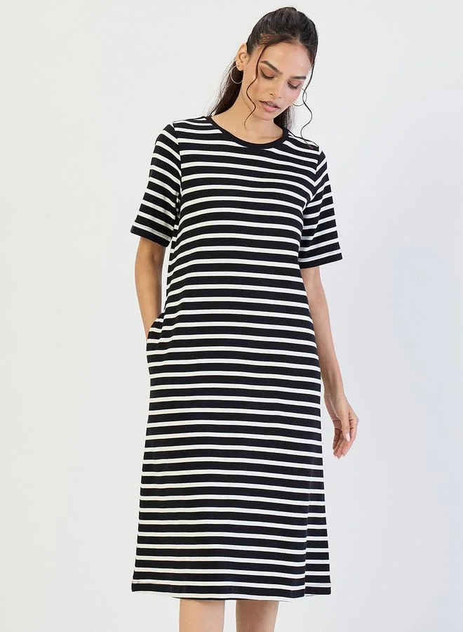 فيميلا فستان ميدي محبوك مخطط