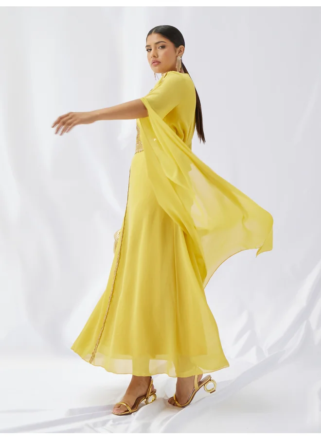 أميرة Amirah Lace Trim Slit Sleeves V Neck Kaftan