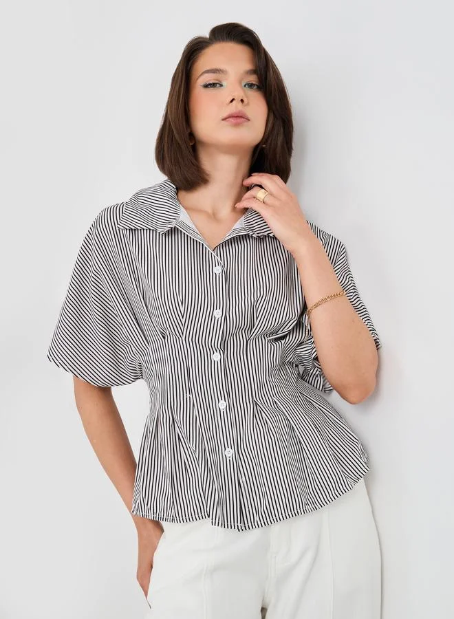 تايك تو قميص بأزرار مخططة مع تفاصيل مطوية من تيك تو