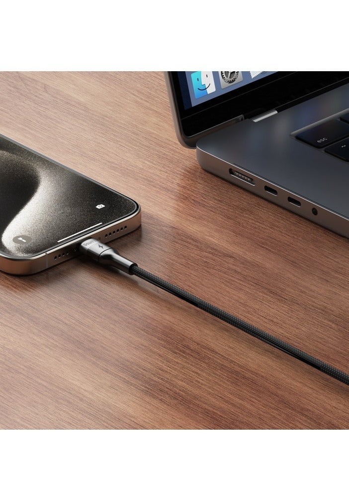 اى او سويت كيبل iOsuite من USB-C إلى Lightning بقدرة شحن سريع 27 واط بطول 1.2 متر – رأس من سبائك الألمنيوم، سلك نايلون مجدول، متوافق مع آيفون 15 / 14 / 13 / 12 / 11 / XS / XR وآيباد – أسود - Image 4