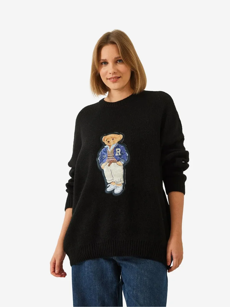 LUCCI Embroidered Oversized Crew Neck Sweater
