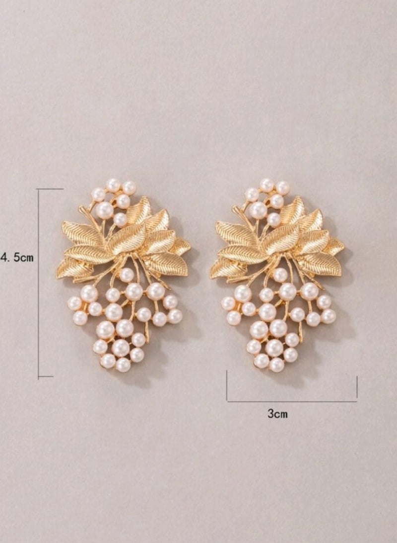 Shein Pearl Decor Leaf Stud Earrings - Image 3