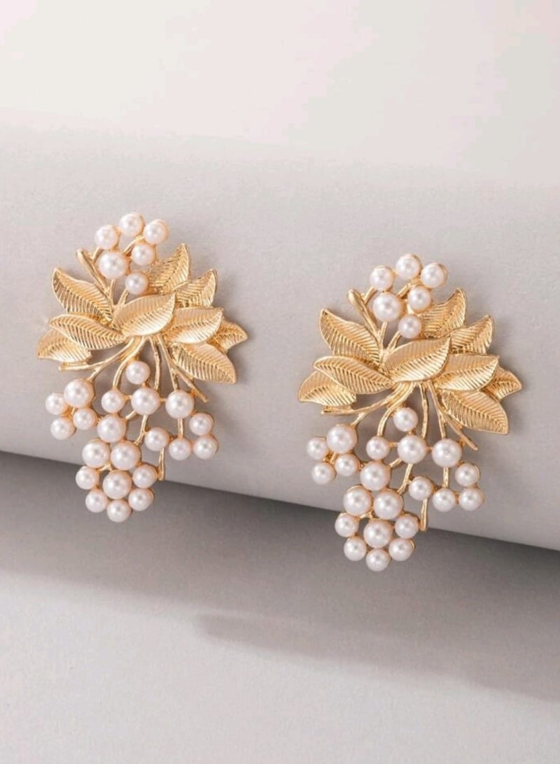 Shein Pearl Decor Leaf Stud Earrings - Image 1