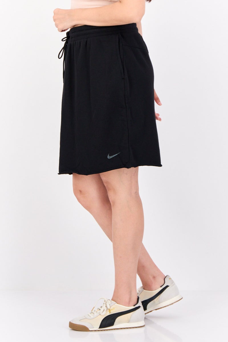 Nike Women Slim Fit Outdoor Skirts, Black - Image 2