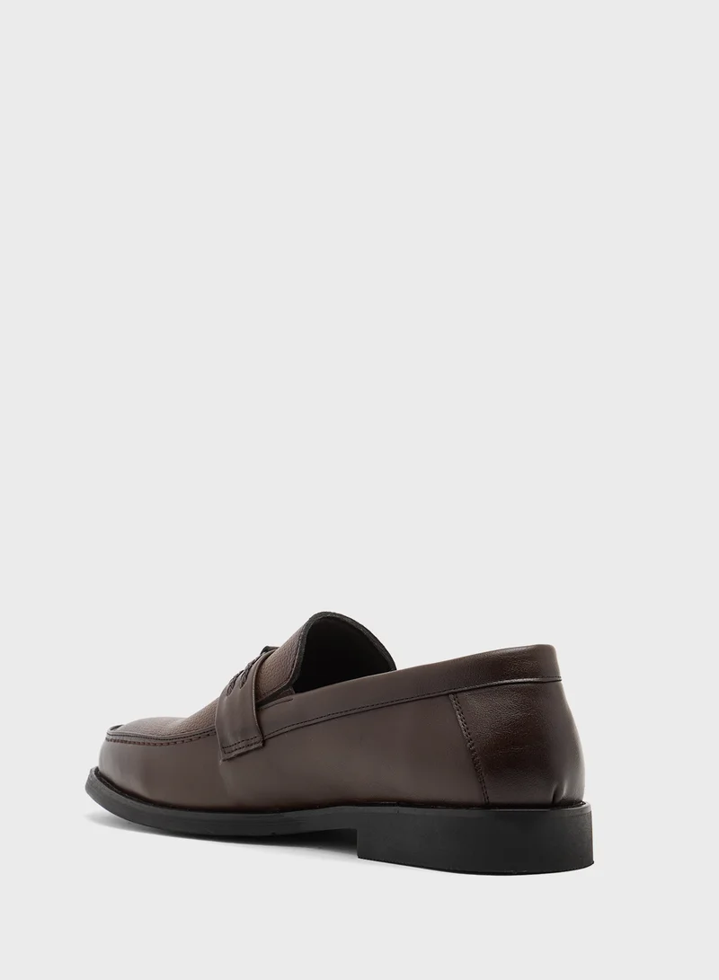 روبرت وود Classic Formal Arabic Slip Ons