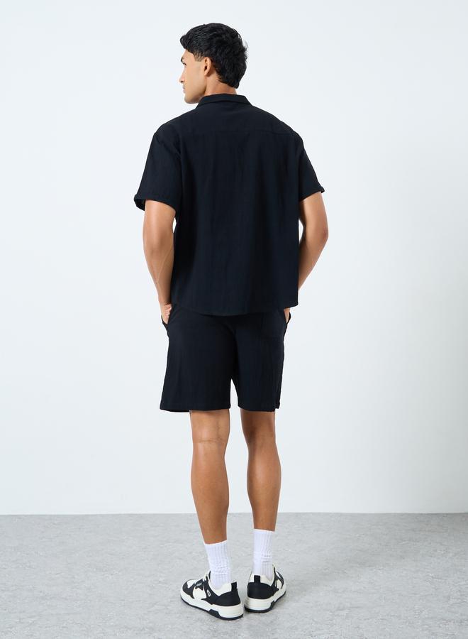 ستايلي طقم قميص وشورت رجالي بقصة عادية من ستايلي - Image 4