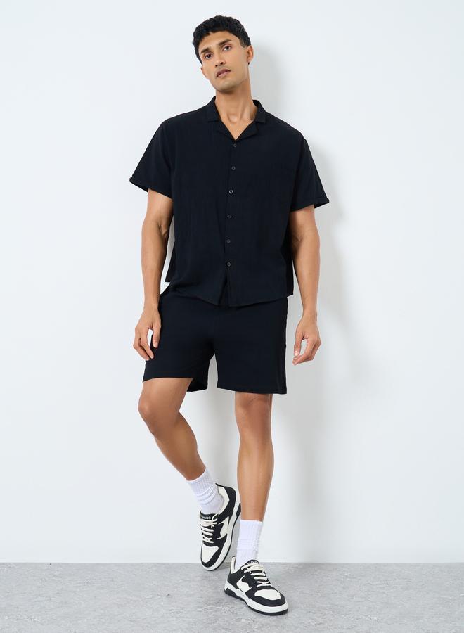 ستايلي طقم قميص وشورت رجالي بقصة عادية من ستايلي - Image 1
