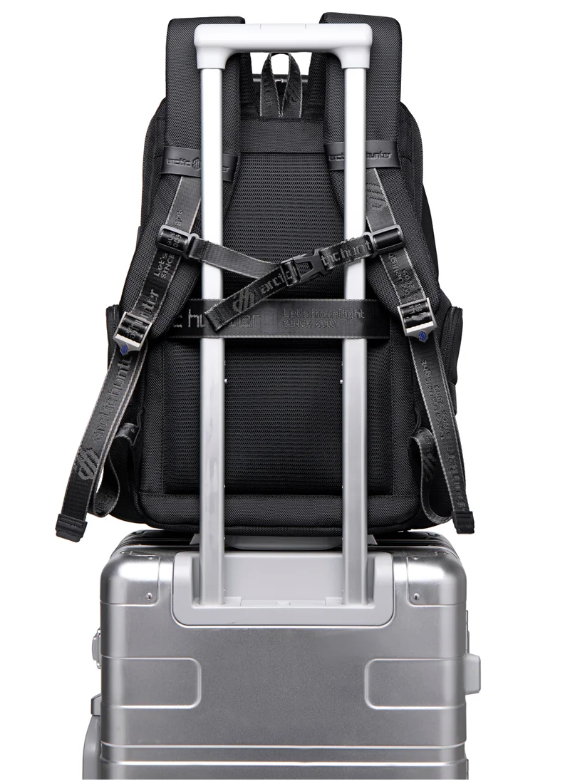 ARCTIC HUNTER Premium Laptop Shoulder Backpack TSA Friendly Opening Water/Scratch Resistant Daypack with Built in USB/Earphone Port for Men and Women B00449 Black