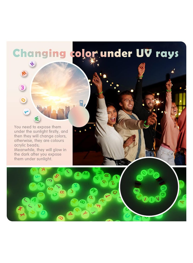 SOLARAE طقم خرز سوار حروف الأبجدية 1400 قطعة مع 1200 قطعة خرز أكريليك ملون بأرقام وقلوب وابتسامات لصنع المجوهرات - Image 2