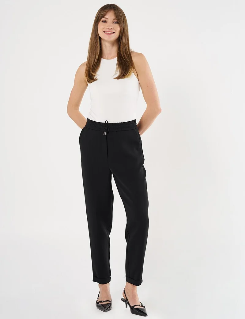 Kayra Pocket Detail Carrot-Cut Pants Black
