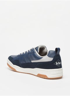 Lee Cooper حذاء رياضي رجالي منخفض الكاحل مزين بشعار مع رباط للإغلاق  - Image 2