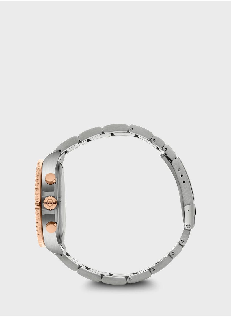 Victorinox Maverick  Analog Watch  - Image 3