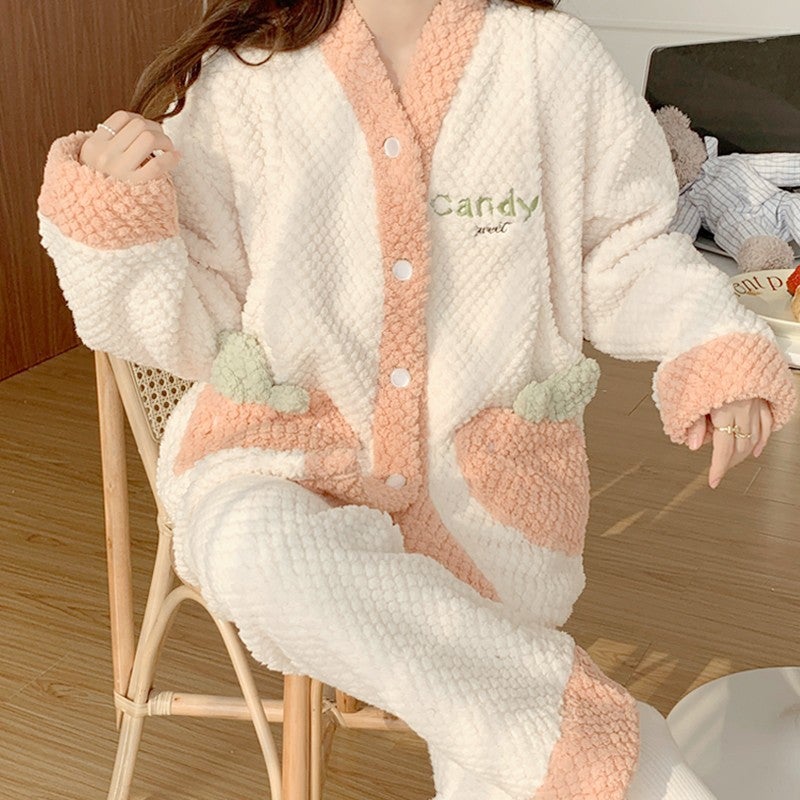 Thick Coral Fleece Maternity Pajamas Set for Nursing 1145V collar Apple 