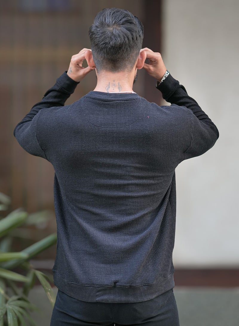 مانياك سويت شيرت قطن أسود سادة بأكمام طويلة ورقبة دائرية للرجال من مانياك - Image 3