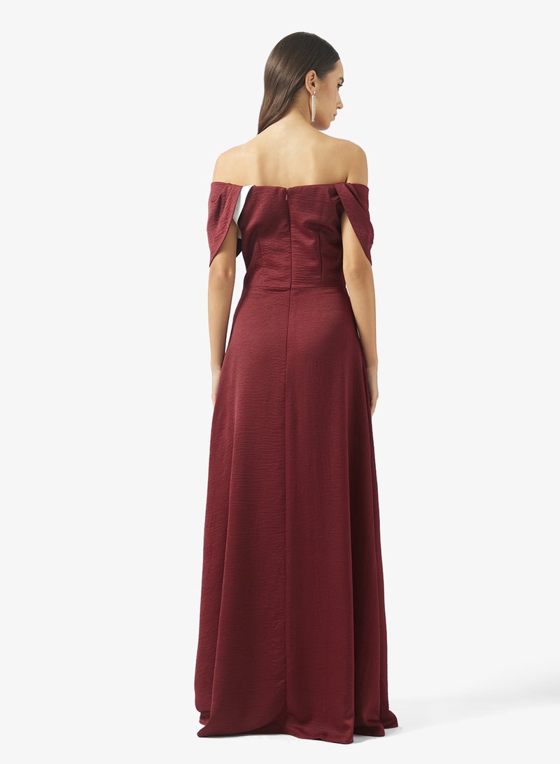 نمشي x فستان سهرة بكتف مكشوف من الكريب بقصة - Image 2