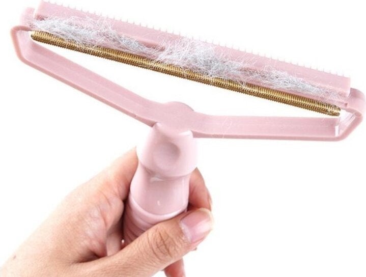 Keskin Sharp Clothes Lint Feather Removal Tool  - Image 1