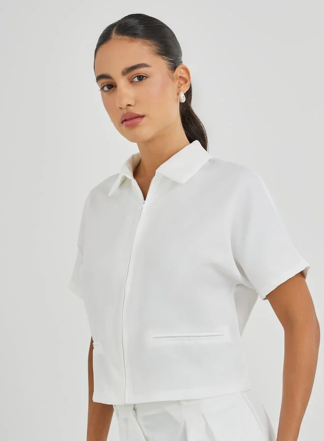 Styli Solid Spread Collar Front Zipper Shirt