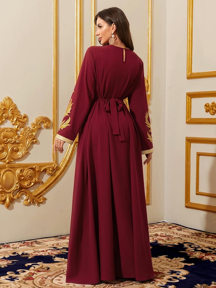 Abaowedding فستان طويل أنيق بأكمام طويلة، لون أزرق فاتح مع زخارف ذهبية، يتميز بياقة على شكل حرف V وهو من نوع الكفتان التقليدي المسلمي. - Image 3