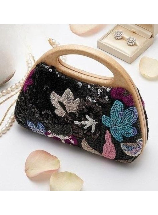 A bag with tropical colors and wooden handles