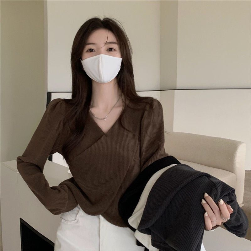Autumn and Winter Cross V-Neck Design Sense Shoulder T-Shirt Women's Long Sleeve Inner Irregular Short Puff Sleeve Top Base Shirt - Image 3