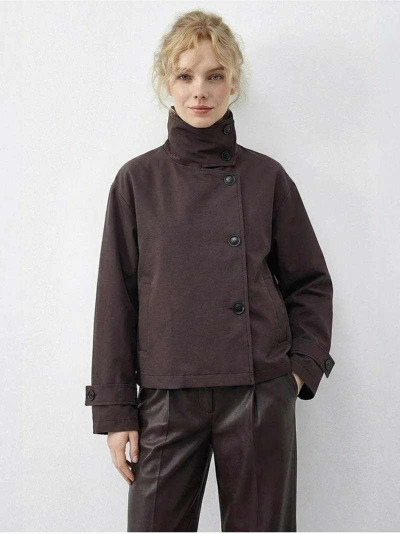 بيانكو لوتشي LUCCI Short Mandarin Collar Trench Coat