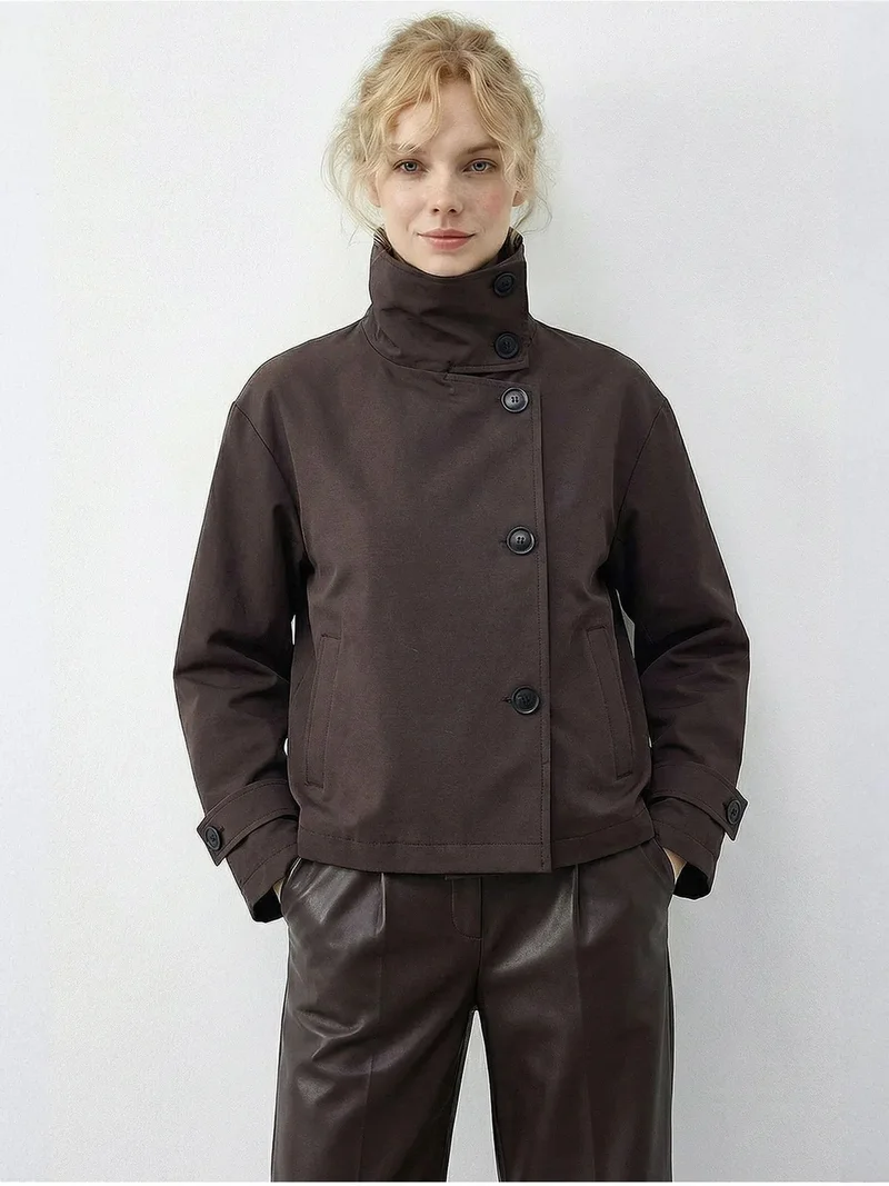 بيانكو لوتشي LUCCI Short Mandarin Collar Trench Coat