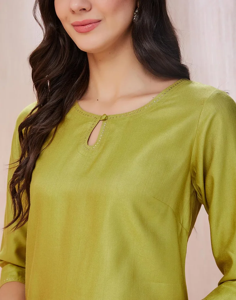 Fabindia Green Viscose Silk Embroidered Knee Length Kurta