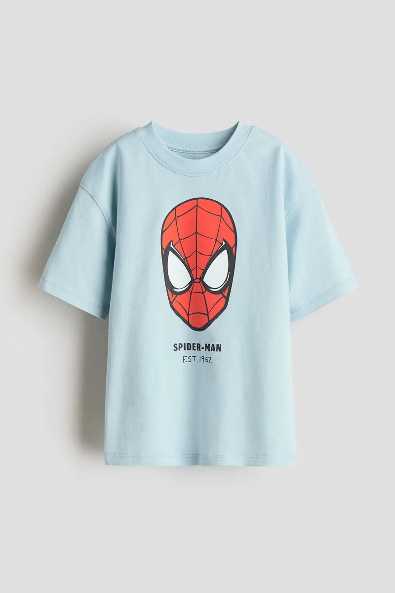 اتش اند ام تي-شيرت واسعة مزيّنة بطبعة