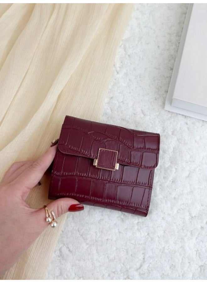 Small women's leather wallet with crocodile pattern and metal clasp - burgundy color - Image 4