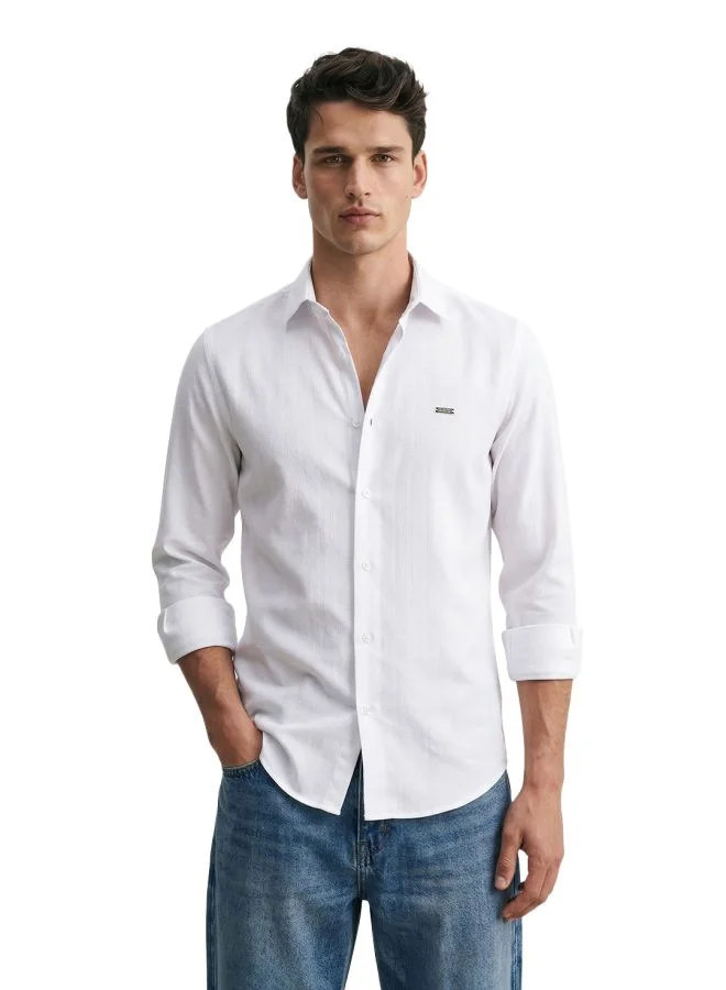 ذا انديان كراج كو Men Slim Fit Textured Cutaway Collar Full Sleeves Shirt