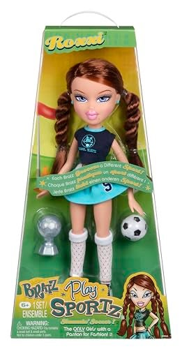BRATZ دمية براز بلاي سبورتز روكسي مع ملحقات كرة القدم - Image 1