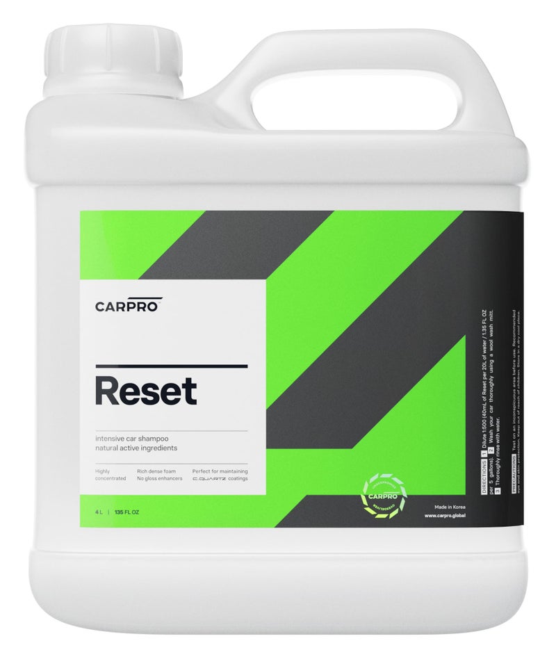 CARPRO ريسيت - شامبو غسيل سيارات مكثف مثالي للتغطية السيراميكية والمواد الحافظة المعتمدة على تكنولوجيا النانو، متوازن الرقم الهيدروجيني - 4 لترات (135 أونصة)  - Image 1