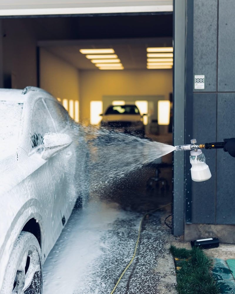 CARPRO ريسيت - شامبو غسيل سيارات مكثف مثالي للتغطية السيراميكية والمواد الحافظة المعتمدة على تكنولوجيا النانو، متوازن الرقم الهيدروجيني - 4 لترات (135 أونصة)  - Image 4