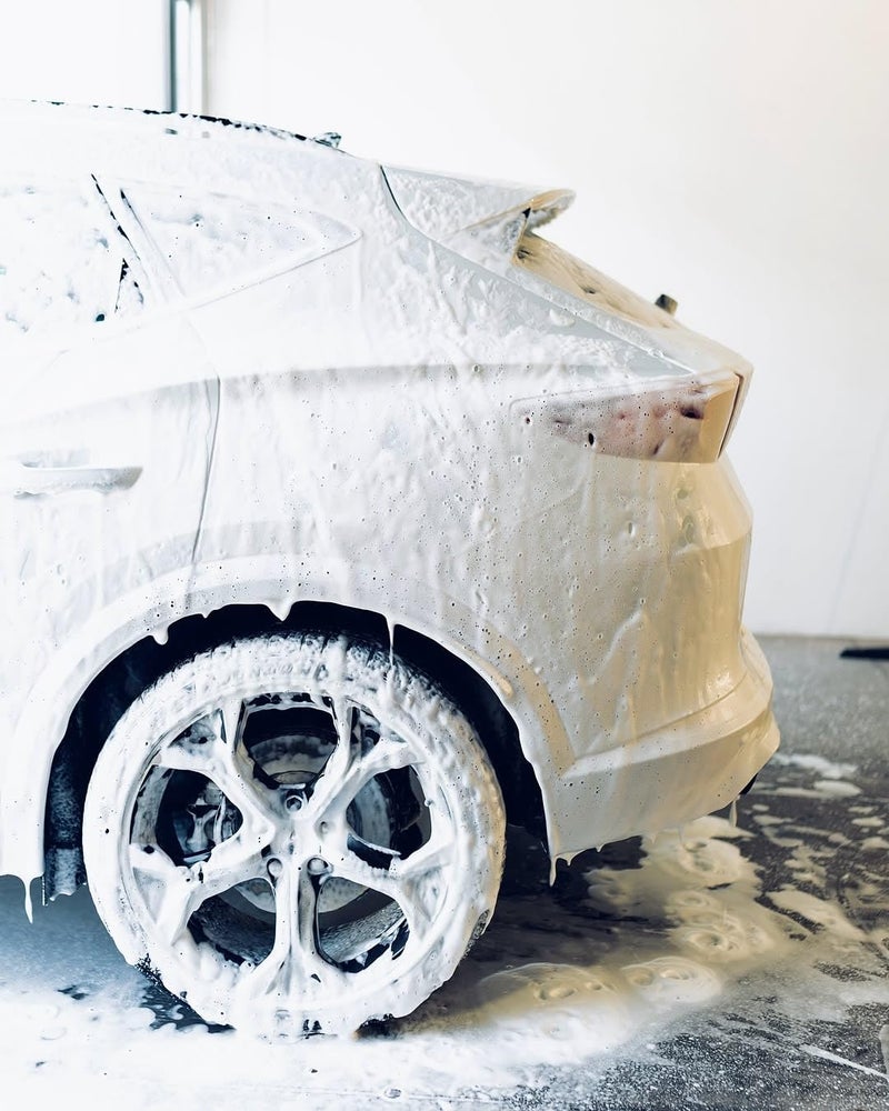 CARPRO ريسيت - شامبو غسيل سيارات مكثف مثالي للتغطية السيراميكية والمواد الحافظة المعتمدة على تكنولوجيا النانو، متوازن الرقم الهيدروجيني - 4 لترات (135 أونصة)  - Image 5