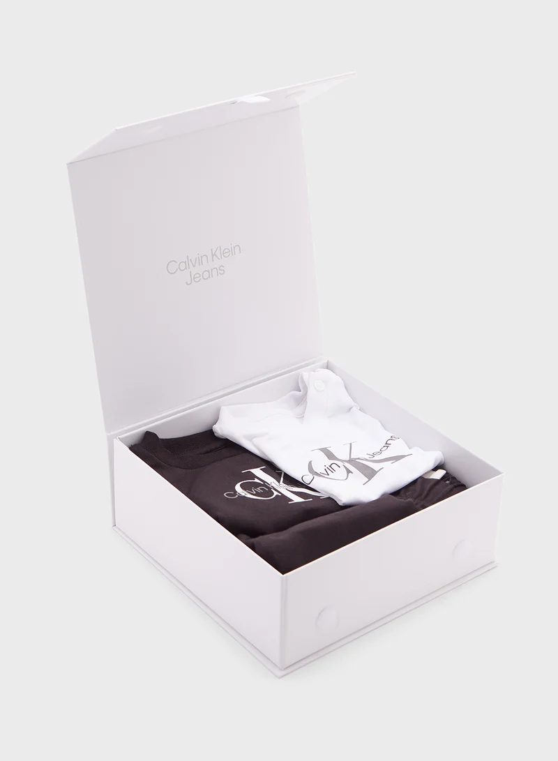 Calvin Klein Jeans Kids Monogram Starter Gift Set