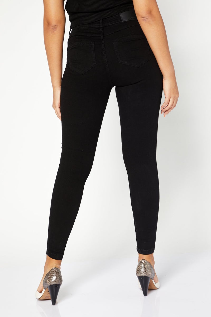 NOISY MAY Women Regular Fit Solid Casual Pants, Black - Image 4