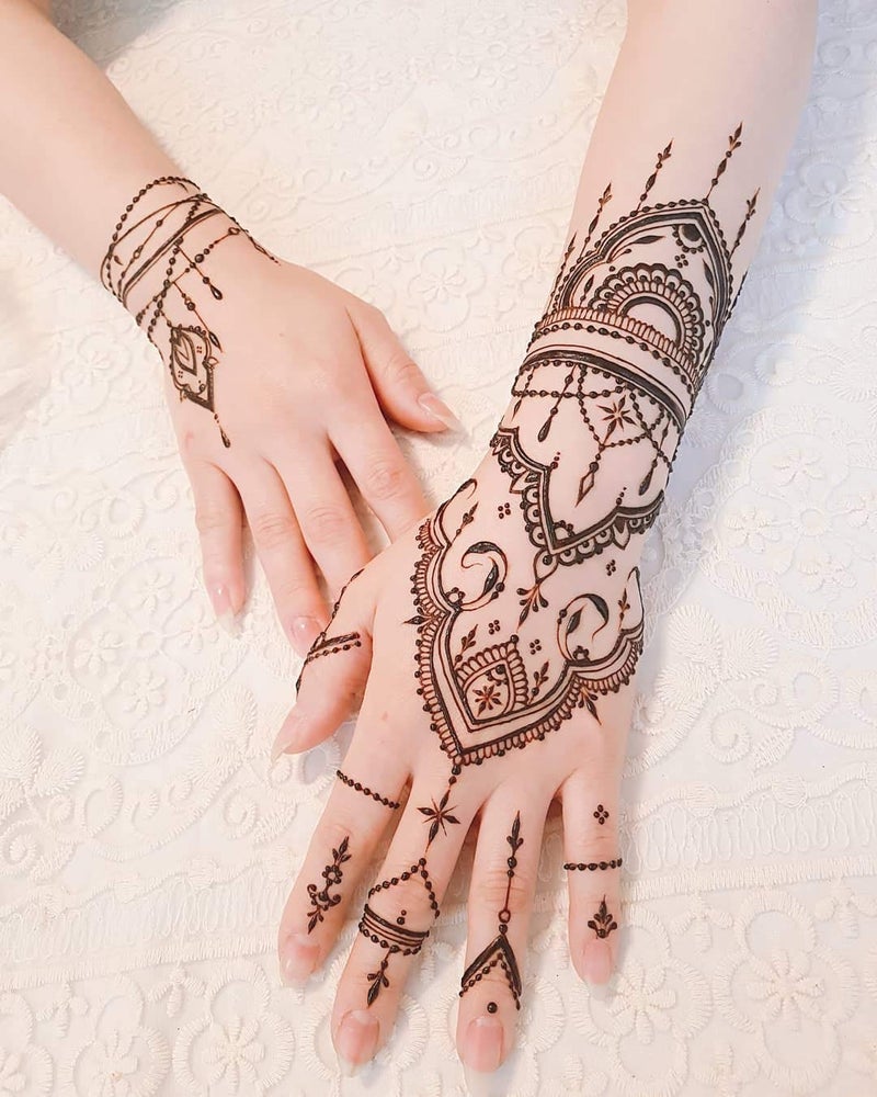 DIVAWOO 12 Sheet Henna Tattoo Stencils, Hand Temporary Tattoo Stickers, Indian Arabian Self Adhesive Tattoo Templates - Image 4