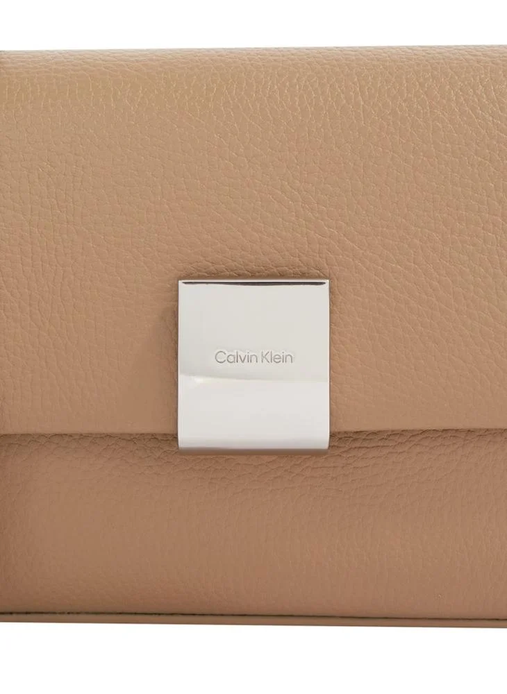 CALVIN KLEIN Plaque Small Crossbody