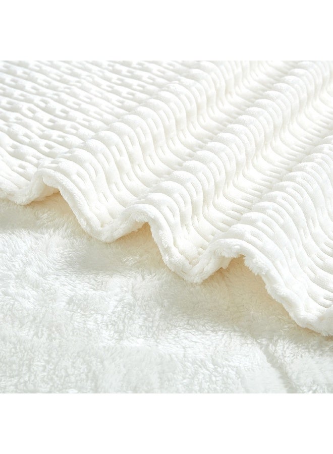 Home Box Bern Milo 3-Piece Embossed Flannel King Comforter Set 240 x 220 cm - Image 4