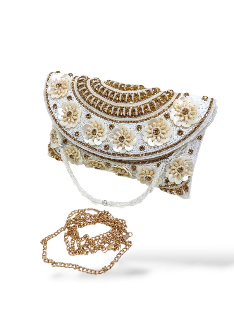 أركاد حقيبة كلاتش مزينة بالزهور باللون الأبيض والذهبي من أركاد - Image 5