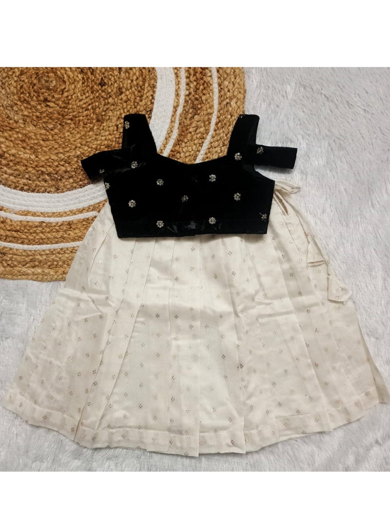 Traditional skirt and top for babies  - Image 1