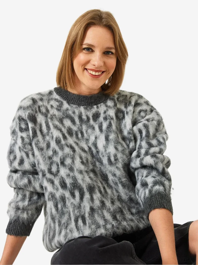 Bianco Lucci Multicolor LUCCI Leopard Print Crew Neck Knitted Sweater for Women | Best Price UAE