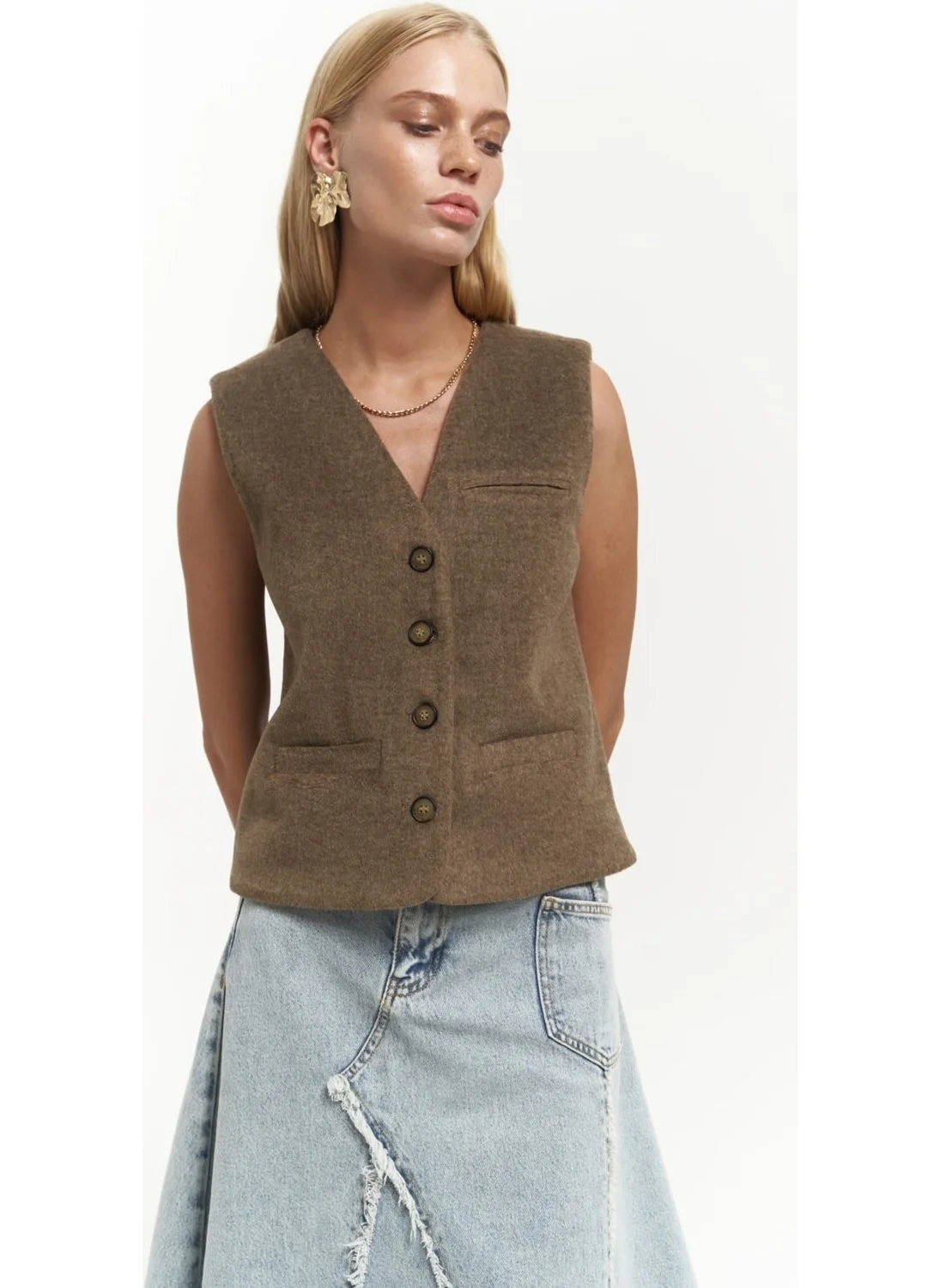 Mai Collection Pace Soft Brown Short Vest