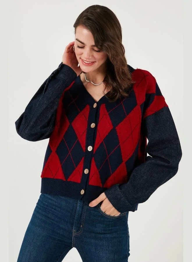 ليلا كارديجان نسائي ليلا بنقوشات بقصة عادية وفتحة رقبة على شكل  وأزرار