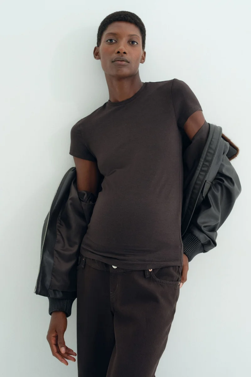 H&M MAMA Fitted T-shirt