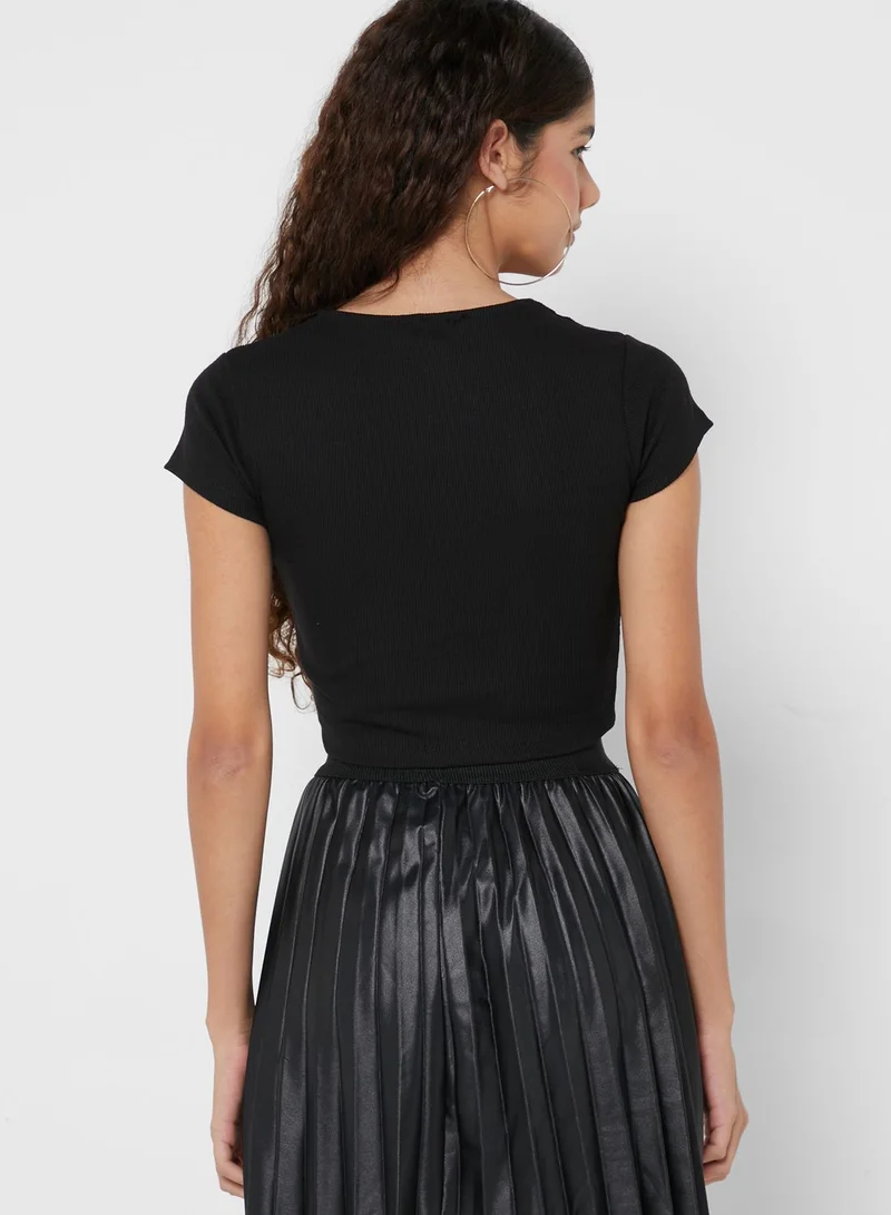 Ginger Solid Ruffle Sleeve Top