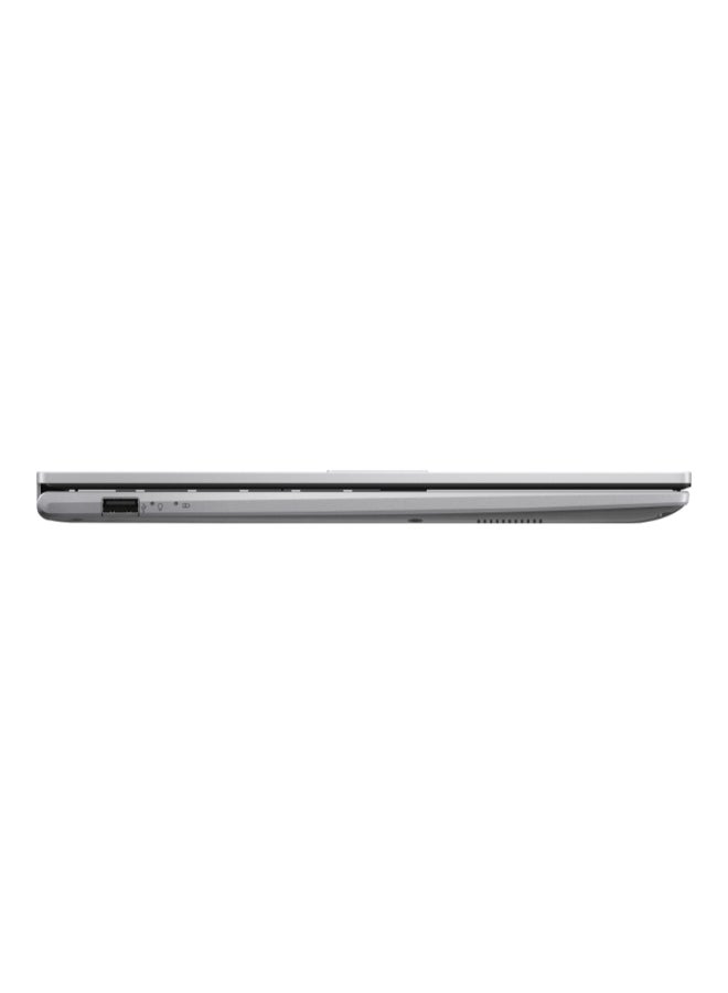 أسوس لابتوب Vivobook 15 بشاشة 15.6 بوصة عالية الدقة بالكامل (1920×1080) بتردد 60 هرتز، معالج Intel Core 5 120U، ذاكرة وصول عشوائي 16 جيجابايت DDR5، قرص صلب SSD بسعة 512 جيجابايت، معالج رسومات Intel UHD، نظام التشغيل Windows 11 Home، يدعم اللغتين الإنجليزية والعربية، لون فضي أنيق الإنجليزية/العربية فضي أنيق - Image 5