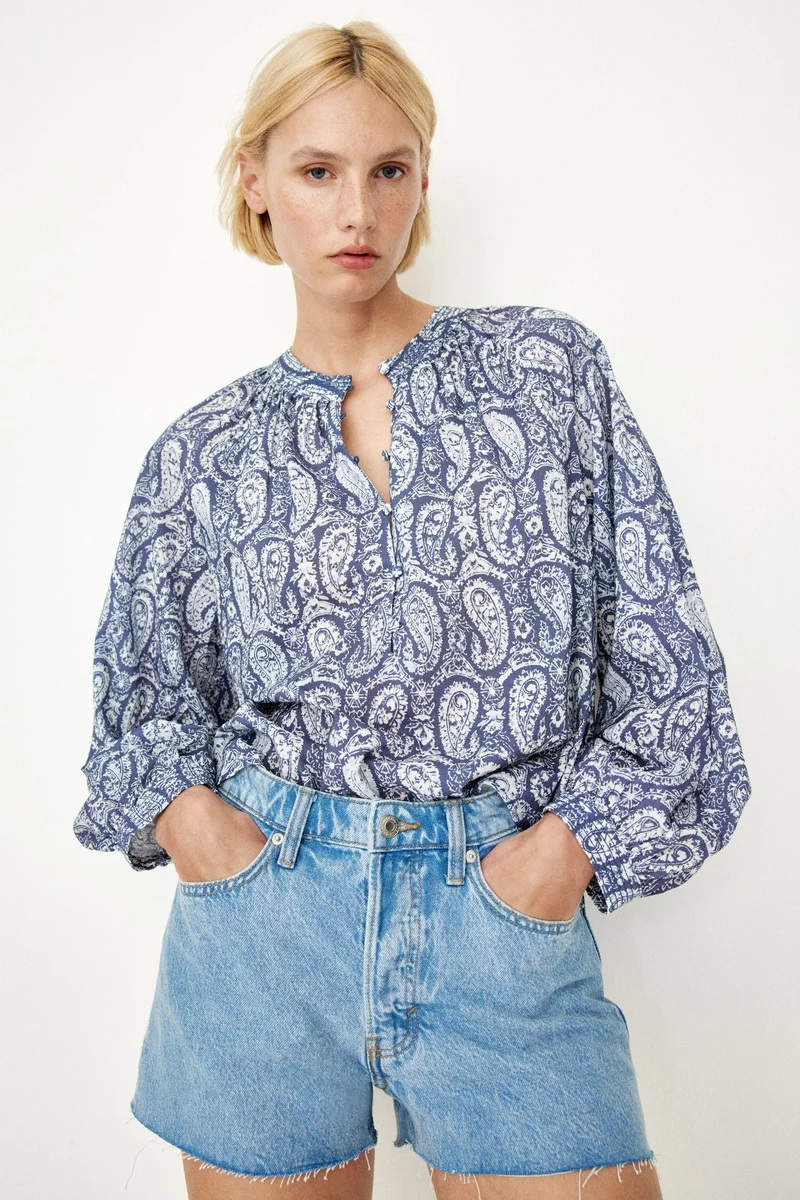 اتش اند ام بلوزة بقبة بدون طية