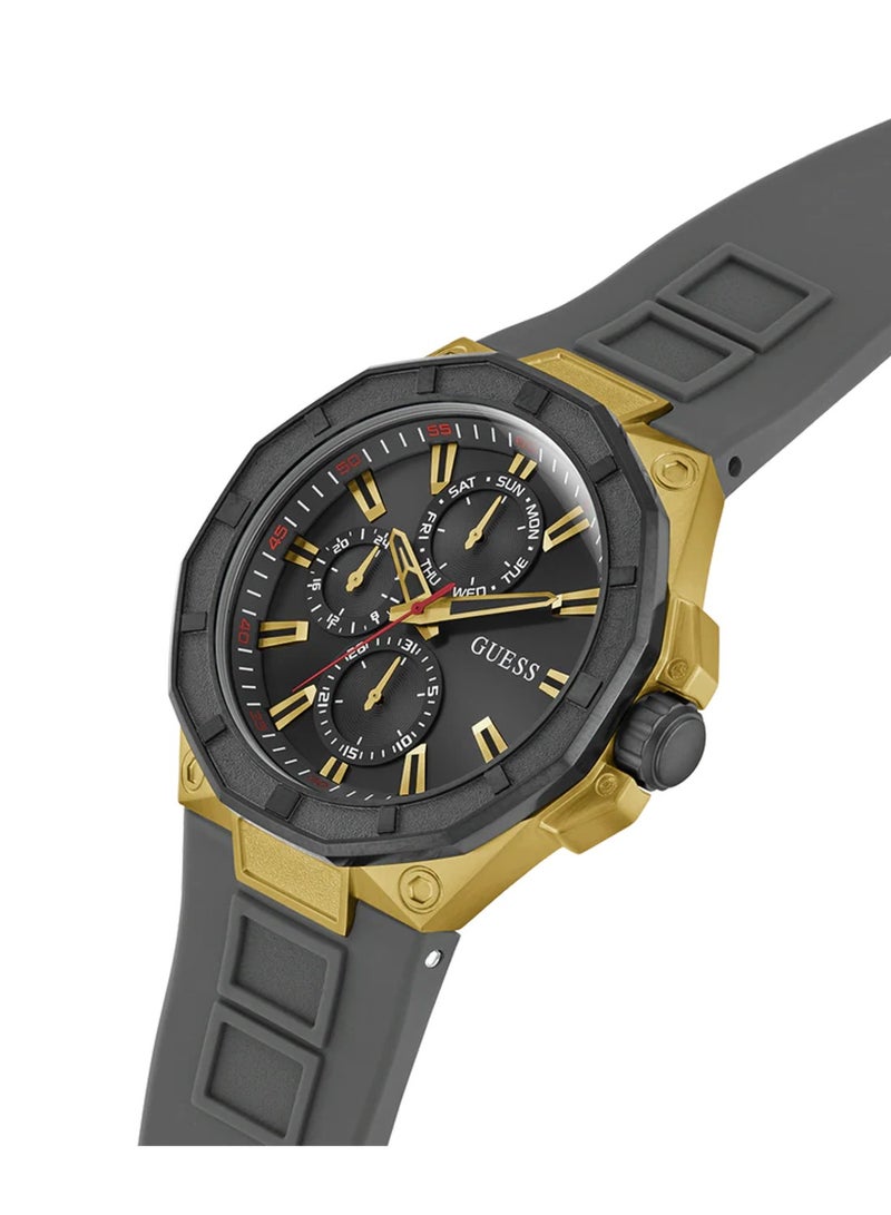 GUESS ساعة كواتز أنالوج للرجال R2 بقرص أسود من السيليكون GW0803G1 - 46 مم - Image 2